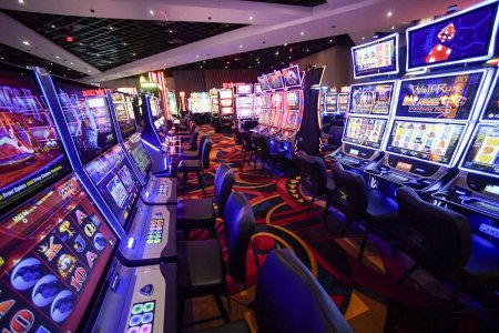 Lovitura de proportii pentru cazinouri: legea anti-pacanele a fost adoptata. In Bucuresti se vor inchide cele mai multe sali