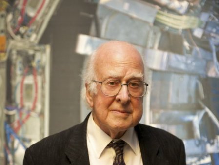 Fizicianul <span style='background:#EDF514'>PETER</span> Higgs, cel care a descoperit particula lui Dumnezeu, a murit