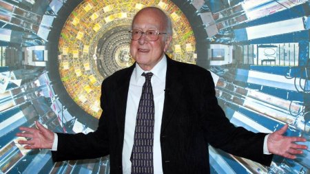 A murit fizicianul Peter Higgs, laureat al <span style='background:#EDF514'>PREMIUL</span>ui Nobel. Era supranumit parintele particulei lui Dumnezeu