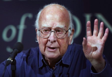 <span style='background:#EDF514'>PETER</span> Higgs, laureatul premiului Nobel in 2013, a murit la 94 de ani. Fizicianul britanic este cel care a prezis existenta particulei lui Dumnezeu”