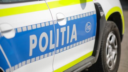 Un sofer care a incercat sa fuga de politie a lovit un stalp si a murit. Barbatul a pierdut controlul asupra masinii