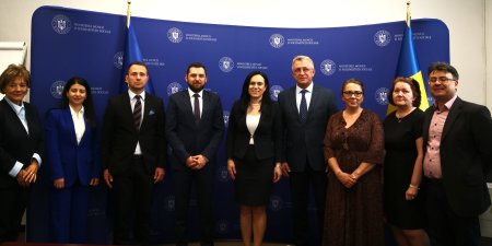 Ministrul Muncii, Simona Bucura – Oprescu, si ambasadorul <span style='background:#EDF514'>ARMENI</span>ei discuta despre reforma in asistenta sociala