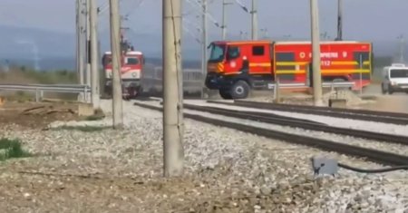 Imagini de <span style='background:#EDF514'>INFARCT</span>. Un echipaj de pompieri a trecut milimetric pe langa moarte. VIDEO