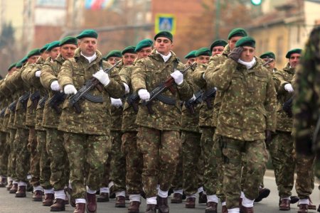 Iohannis cere consolidarea rezervei de personal militar. Apararea cetatenilor nostri e una dintre obligatiile fundamentale