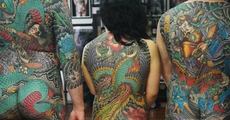 <span style='background:#EDF514'>TATUAJ</span>e traditionale japoneze, Irezumi, la Timisoara. Vine un maestru italian care a studiat 20 de ani in Japonia