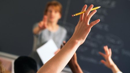 <span style='background:#EDF514'>PREFECTURA</span>: Elevii sunt de acord cu introducerea unor masuri de preventie in scolile din Bucuresti