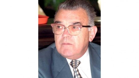 Doliu in televiziune. Florin Bratescu, primul <span style='background:#EDF514'>PREZENTATOR</span> barbat al TVR si primul director general al Antenei 1, a murit