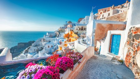 Grecia ofera 25.000 de vacante <span style='background:#EDF514'>GRATUIT</span>e. Turistii beneficiaza de vouchere de 500 de euro