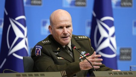 Comandantul suprem al trupelor NATO din Europa: Rusia are mai multi soldati acum in Ucraina, decat la inceputul razboiului