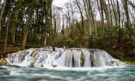 Pier <span style='background:#EDF514'>CASCADE</span>le de la Romsilva! Guvernul a calculat paguba