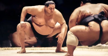 A murit legendarul Ake<span style='background:#EDF514'>BONO</span>! Primul campion de sumo din afara Japoniei avea doar 54 de ani