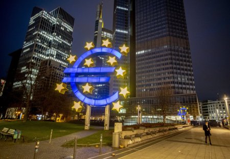 Banca Centrala Europeana mentine ratele dobanzilor la nivelul istoric de 4%