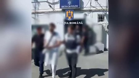 Trei tineri impuscau trecatori cu o arma cu aer comprimat, in timp ce se plimbau cu masina prin Bucuresti