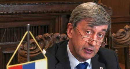 <span style='background:#EDF514'>AMBASADORUL</span> rus Valeri Kuzmin a parasit Romania, dupa ce si-a incheiat mandatul la Bucuresti