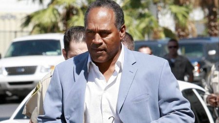 A murit O.J. Simpson, superstarul <span style='background:#EDF514'>FOTBALULUI</span> acuzat de o dubla crima