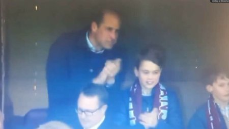 Printul William si George, la meciul Aston Villa - Lille. Este prima aparitie dupa anuntul privind cancerul lui Kate