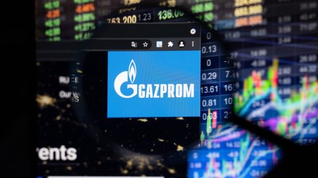 O drona s-a prabusit peste o cladire administrativa a <span style='background:#EDF514'>GAZPROM</span> din regiunea rusa Belgorod. Sunt doi raniti