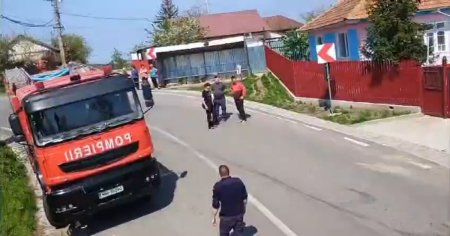 Camion incarcat cu piatra, rasturnat in Galati. Doi raniti grav, luati cu elicopterul SMURD VIDEO