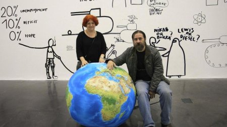 Artist <span style='background:#EDF514'>TALK</span> cu Lia Perjovschi si Dan Perjovschi la Muzeul de Arta Brasov
