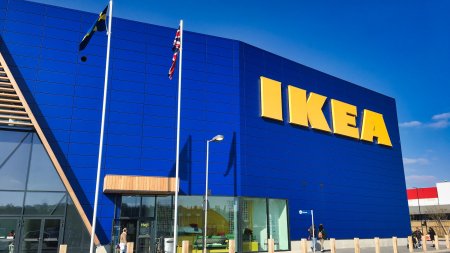 Un angajat IKEA ar fi efectuat 55 de operatiuni de retur de produse sau sume de bani. La cat se ridica <span style='background:#EDF514'>PREJUDICIU</span>l