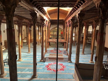 Descopera Moscheele din lemn - considerate minuni arhitecturale detinute de Patrimoniul Mondial UNESCO si amplasate in Anatolia