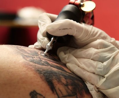 Un tanar a murit intr-un salon de tatuaj <span style='background:#EDF514'>DIN TIMIS</span>oara