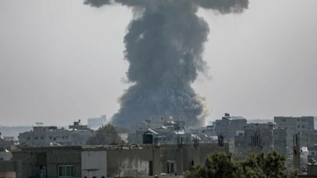 Zeci de palestinieni au fost ucisi in Gaza, chiar in timp ce un oficial Hamas promitea ca o sa sparga Israelul