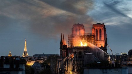 Cum arata Catedrala <span style='background:#EDF514'>NOTRE DAM</span>e, la cinci ani de la incendiul care a distrus o parte din monumentul istoric | Lucrarile sunt aproape de final