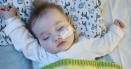 Un bebelus complet paralizat de o toxina extrem de rara, salvat cu un remediu de la mii de kilometri distanta