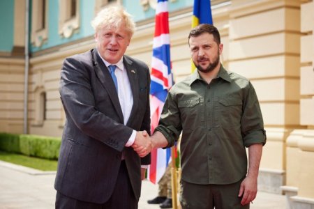 Boris <span style='background:#EDF514'>JOHN</span>son avertizeaza: Daca Ucraina va cadea, va fi ,,un moment catastrofal in istorie si ,,o umilinta totala pentru Vest