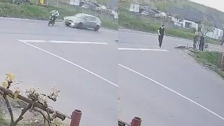 Momentul in care un barbat pe scuter e spulberat de o masina condusa de un tanar, in Mures