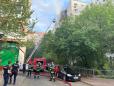 Incendiu la un bloc din Bucuresti. Doi oameni au murit, alti trei au fost dusi la spital. <span style='background:#EDF514'>POMPIERII</span> au intervenit cu 8 autospeciale
