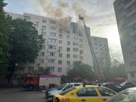 <span style='background:#EDF514'>INCENDIU DEVASTATOR</span> in Bucuresti: Doi morti si mai multi raniti