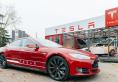 Tesla reduce pretul <span style='background:#EDF514'>ABONAMENT</span>ului la sistemul sau premium de asistenta pentru sofer in cazul clientilor din SUA