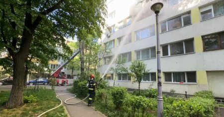 Salvatorii intervin la un incendiu din <span style='background:#EDF514'>SECTORUL 2</span>. Patru persoane au fost transportate la spital | VIDEO