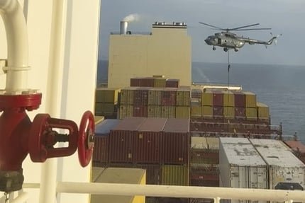 <span style='background:#EDF514'>MARINAR</span> rus sechestrat de iranieni, in urma atacului comandourilor Garzilor Revolutionare asupra navei-container detinuta de un armator israelian