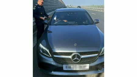 Un Mercedes de 27.000 de euro a fost oprit de politisti pe autostrada A1. Motivul pentru care soferul a ramas fara el