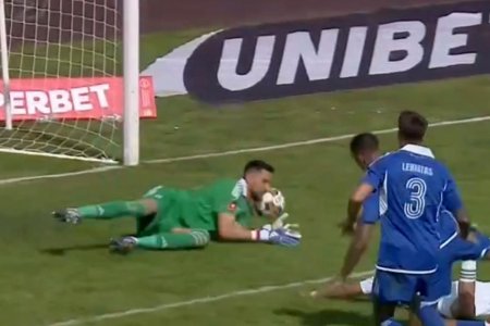 Gafa de curtea scolii in FC Botosani - FCU Craiova » Portarul oltenilor s-a facut de ras si a luat un gol de cascadorii rasului