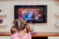 Televiziunile pentru copii sunt destul de mari in audiente si nu doar cei mici le urmaresc. Parintii stau pe-aproape, cu <span style='background:#EDF514'>TELECOMANDA</span>