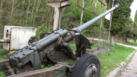 Gura de aer pentru industria romaneasca de armament. Fabrica de tunuri se pregateste sa revina in forta