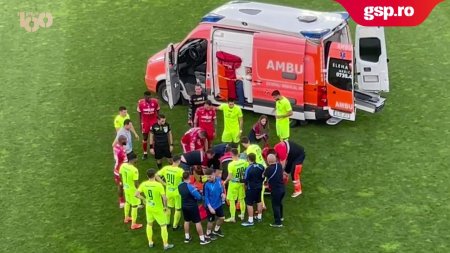 Dinamo - Poli Iasi. Luca Mihai, fotbalistul oaspetilor, a fost lovit grav de Homawoo si a fost transportat de urgenta la spital. Kopic a intrat in <span style='background:#EDF514'>AMBULANTA</span> impreuna cu el