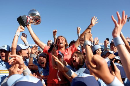 Tsitsipas e Mister <span style='background:#EDF514'>MONTE</span> Carlo! Pentru a treia oara, grecul castiga pe zgura din Principat