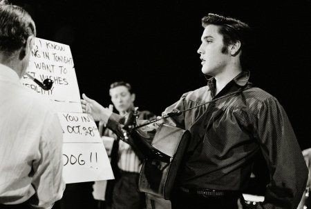 Cum a devastat <span style='background:#EDF514'>ELVIS PRESLEY</span> in tinerete casa unui prieten. Dezvaluiri dupa aproape 70 de ani ale actorului din West Side Story