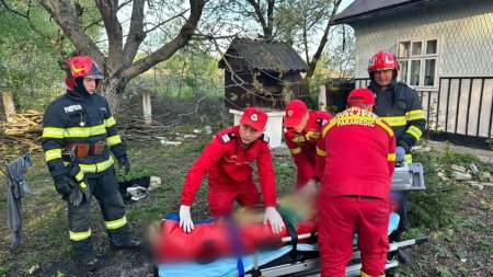 Un barbat de 30 de ani a cazut intr-o fantana adanca de 10 metri, intr-o localitate din Suceava