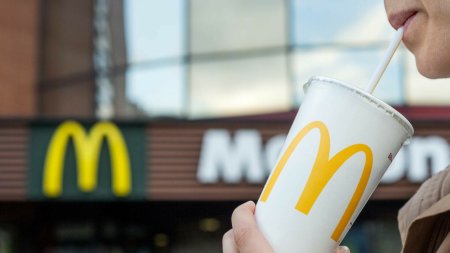 De ce <span style='background:#EDF514'>COCA</span>-Cola are un gust mai bun la McDonald's. Nu este un mit, iar explicatia e surprinzatoare