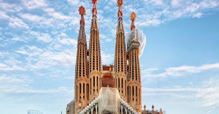 S-a aflat cand vor fi finalizate lucrarile la spectaculoasa Sagrada Familia. Acum nu exista resursele financiare si materiale n<span style='background:#EDF514'>ECESA</span>re pentru a termina constructia