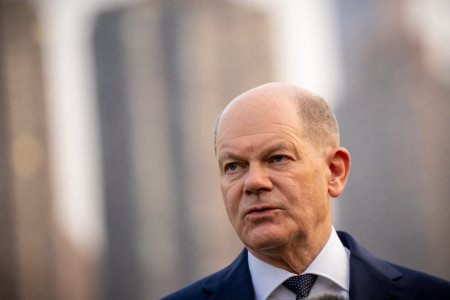 Olaf Scholz, catre studentii chinezi: Nu fumam toti can<span style='background:#EDF514'>ABIS</span> in Germania