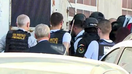 Ce le-a atras atentia politistilor la baia unde Abdul<span style='background:#EDF514'>KADIR</span> Cam a macelarit-o pe femeia din Bucuresti