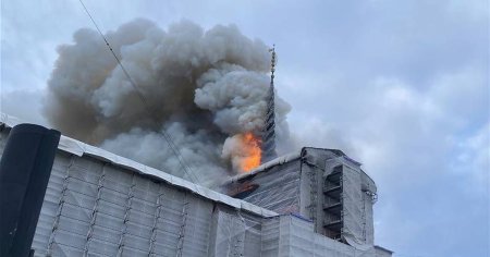 Incendiu puternic la Copenhaga: <span style='background:#EDF514'>VECHEA</span> turla a Bursei de Valori se prabuseste