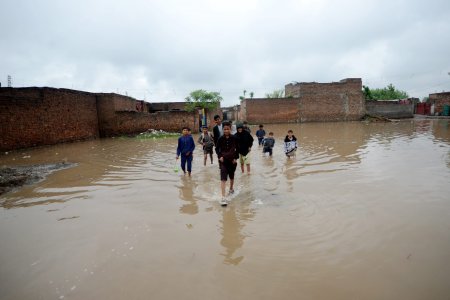 Zeci de morti in Pakistan, in urma inundatiilor puter<span style='background:#EDF514'>NICE</span> si a furtunilor care au lovit tara